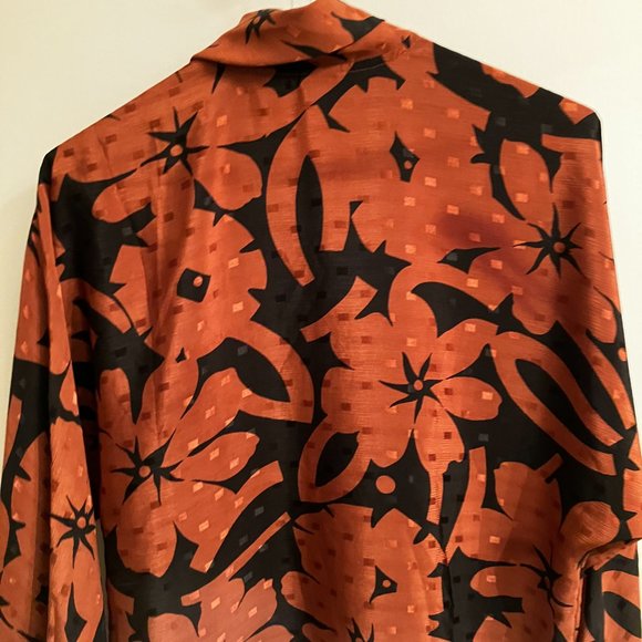 Elite size 8 black and copper blouse - Picture 5 of 5